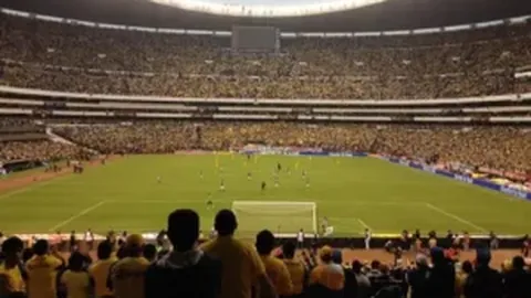 “中超判罚讨论：蒋圣龙红牌当罚，王大雷红牌无误 解析剑南春战利物浦2-0纽卡，索博斯洛伊进球，麦卡利斯特立功”